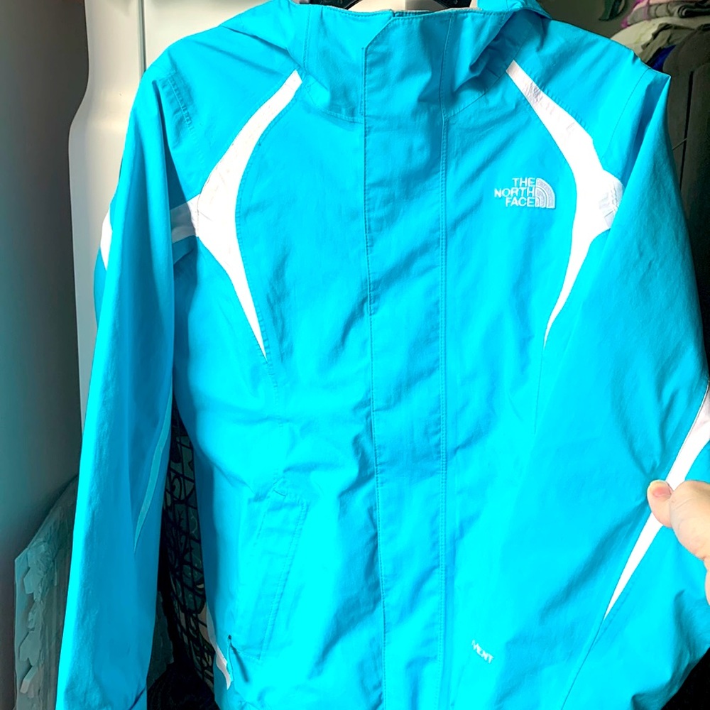 Girls North Face Waterproof Jacket. Great Condition. 10/12 (L)